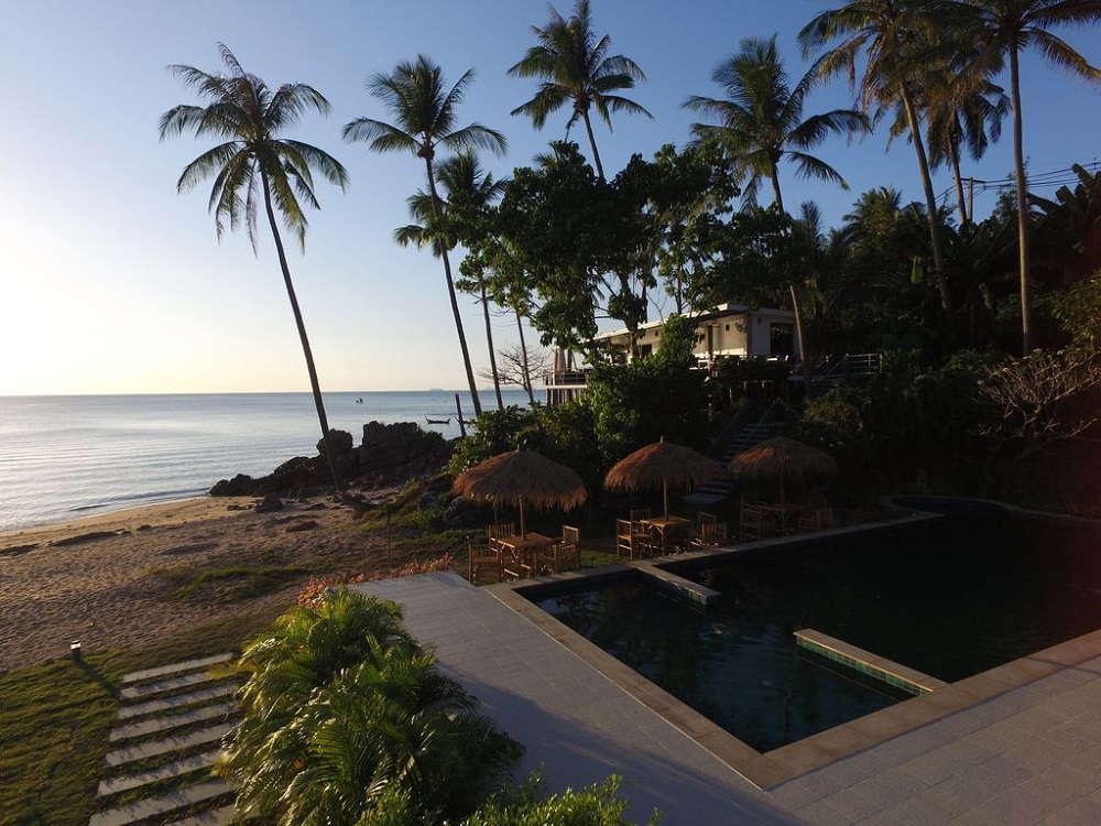 Beach Front Pool Duplex - Lanta Island Property